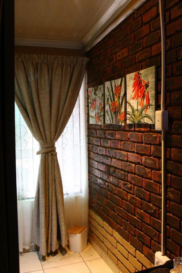 Alternative B&B In The Township Potchefstroom Buitenkant foto